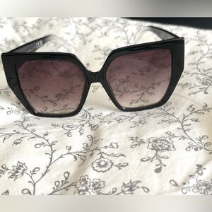 Laundry Sunglasses Sunnies by Shelli Segal